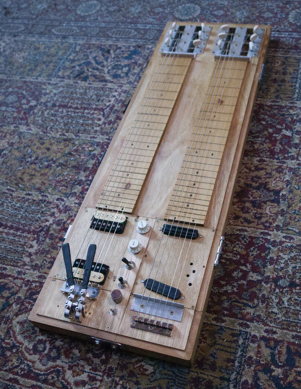 Alternating-tread staircase