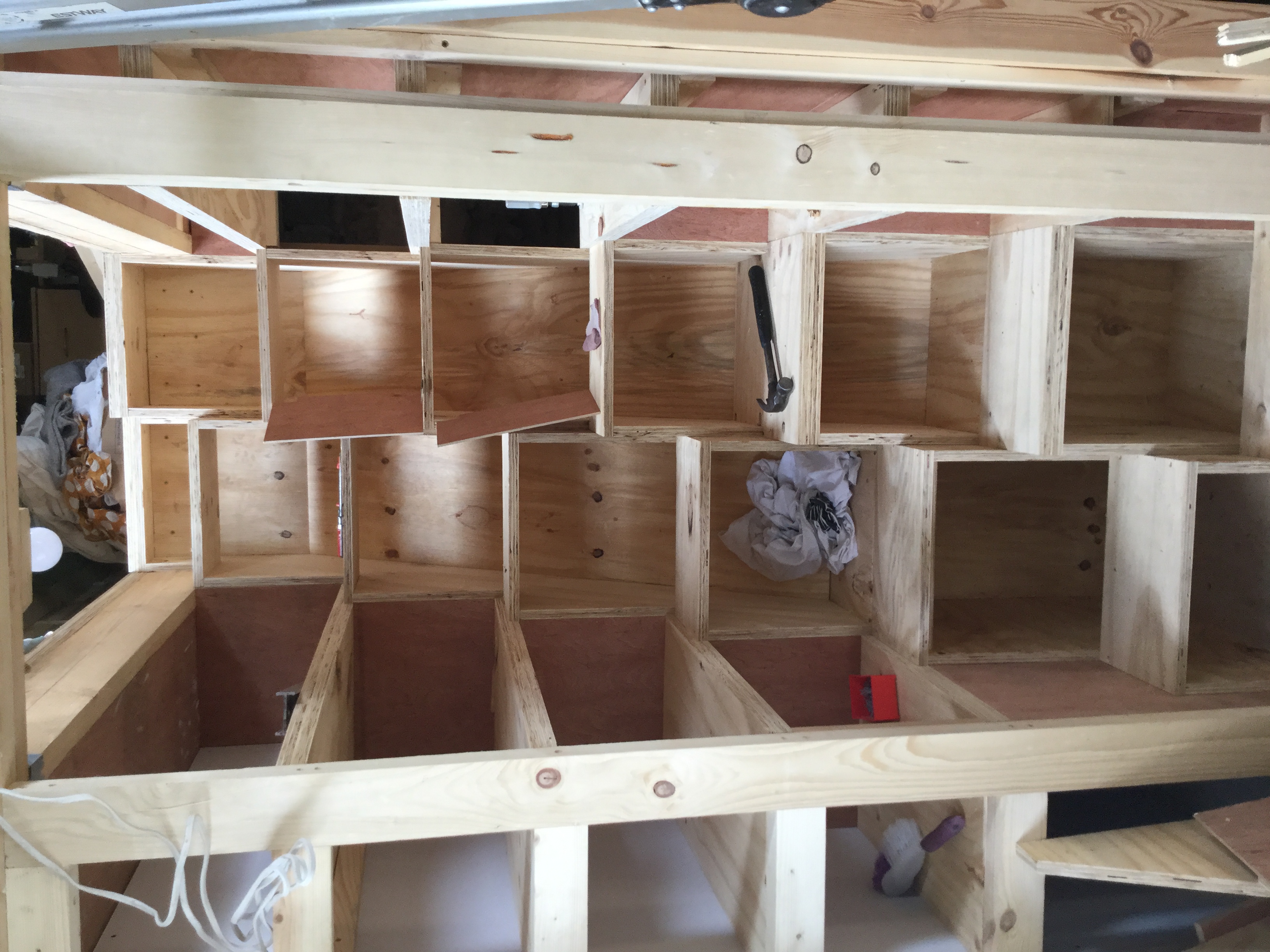 Alternating-tread staircase