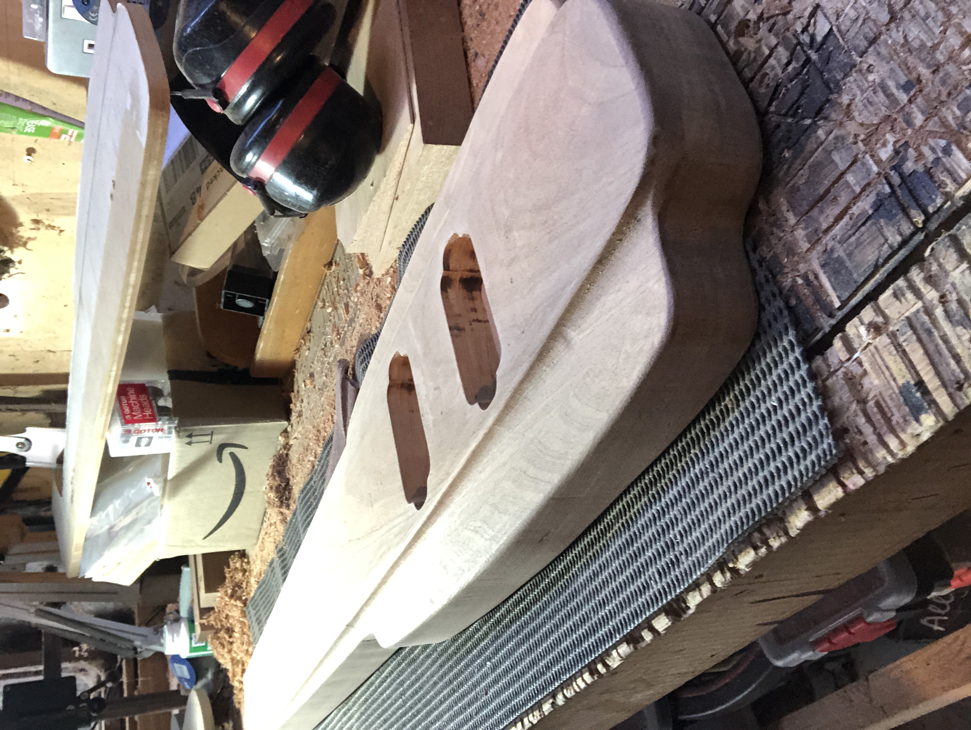 Lapsteel Guitar build 10