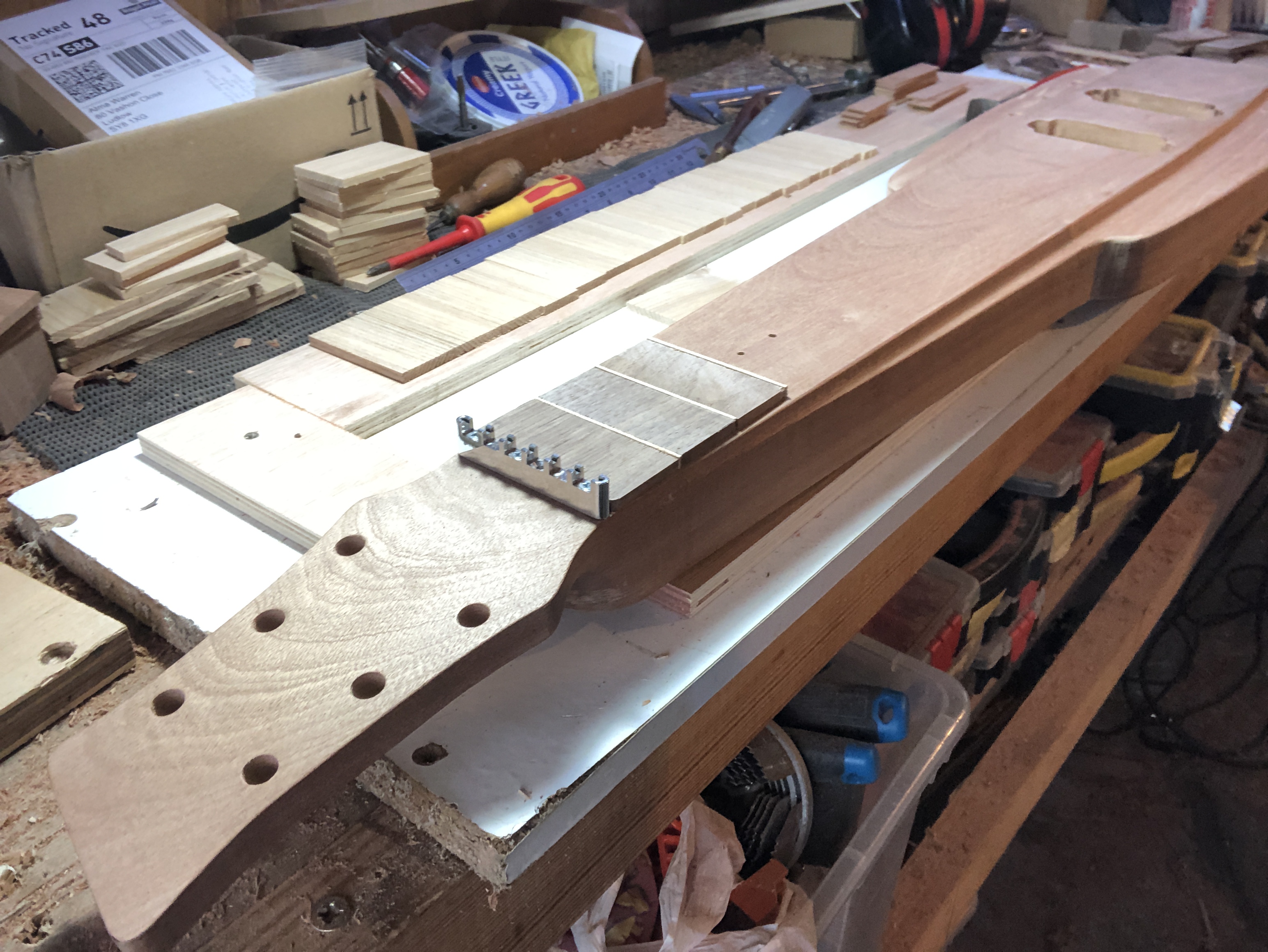 Lapsteel Guitar build 13