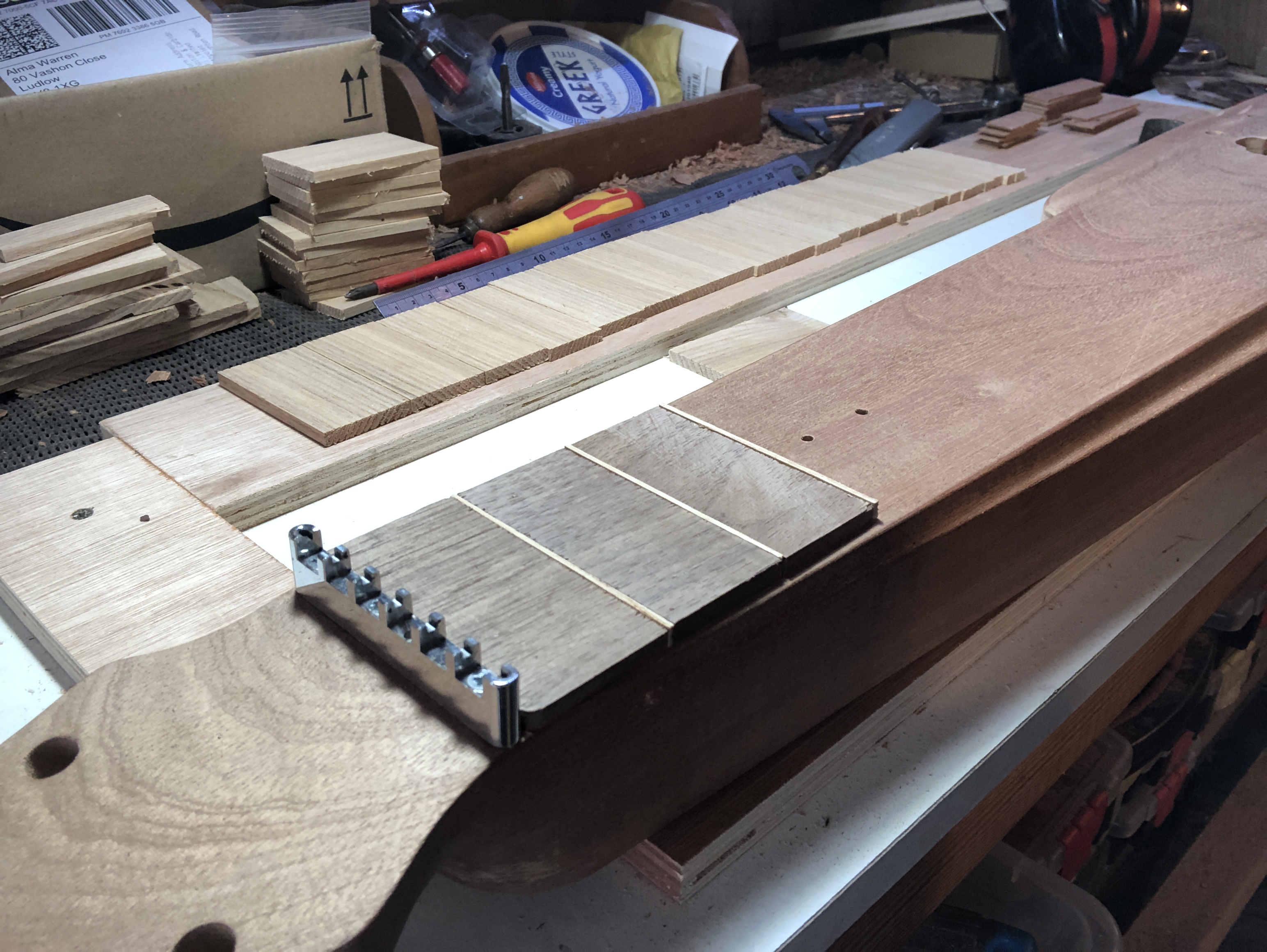 Lapsteel Guitar build 15