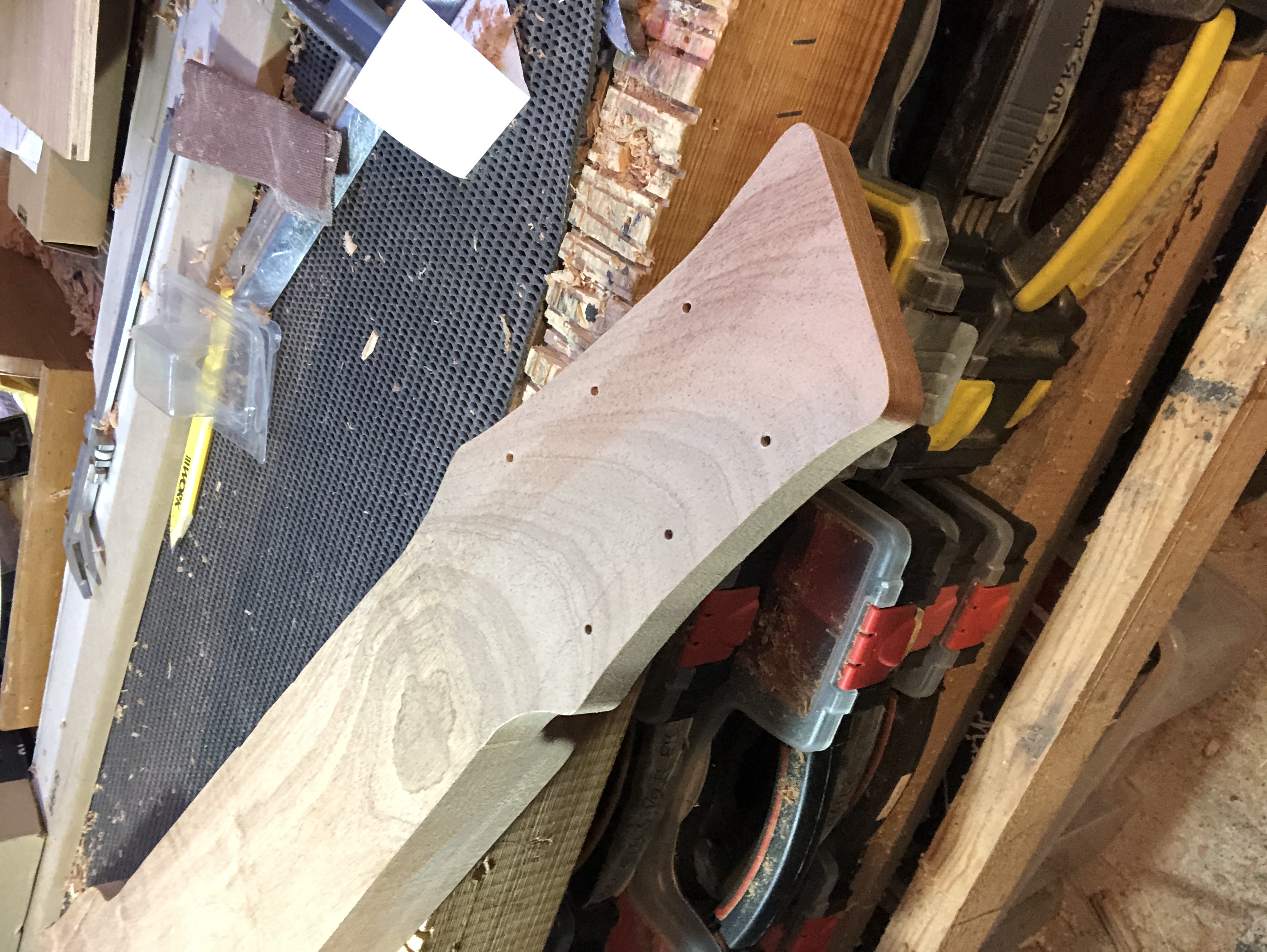 Lapsteel Guitar build 7