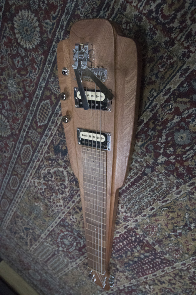 Lapsteel Guitar with Certano String Benders